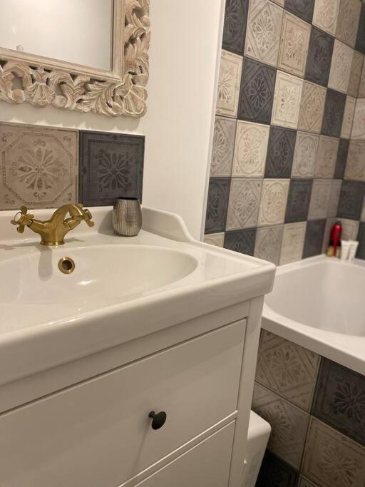 Propre Spacieux Renove Pratique Proche Centre Montceau-les-Mines Exteriör bild